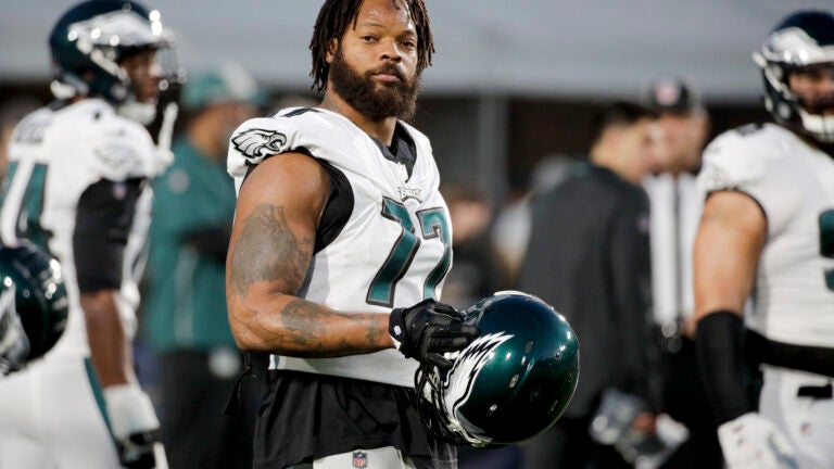 Patriots are trading for Eagles defensive end Michael Bennett