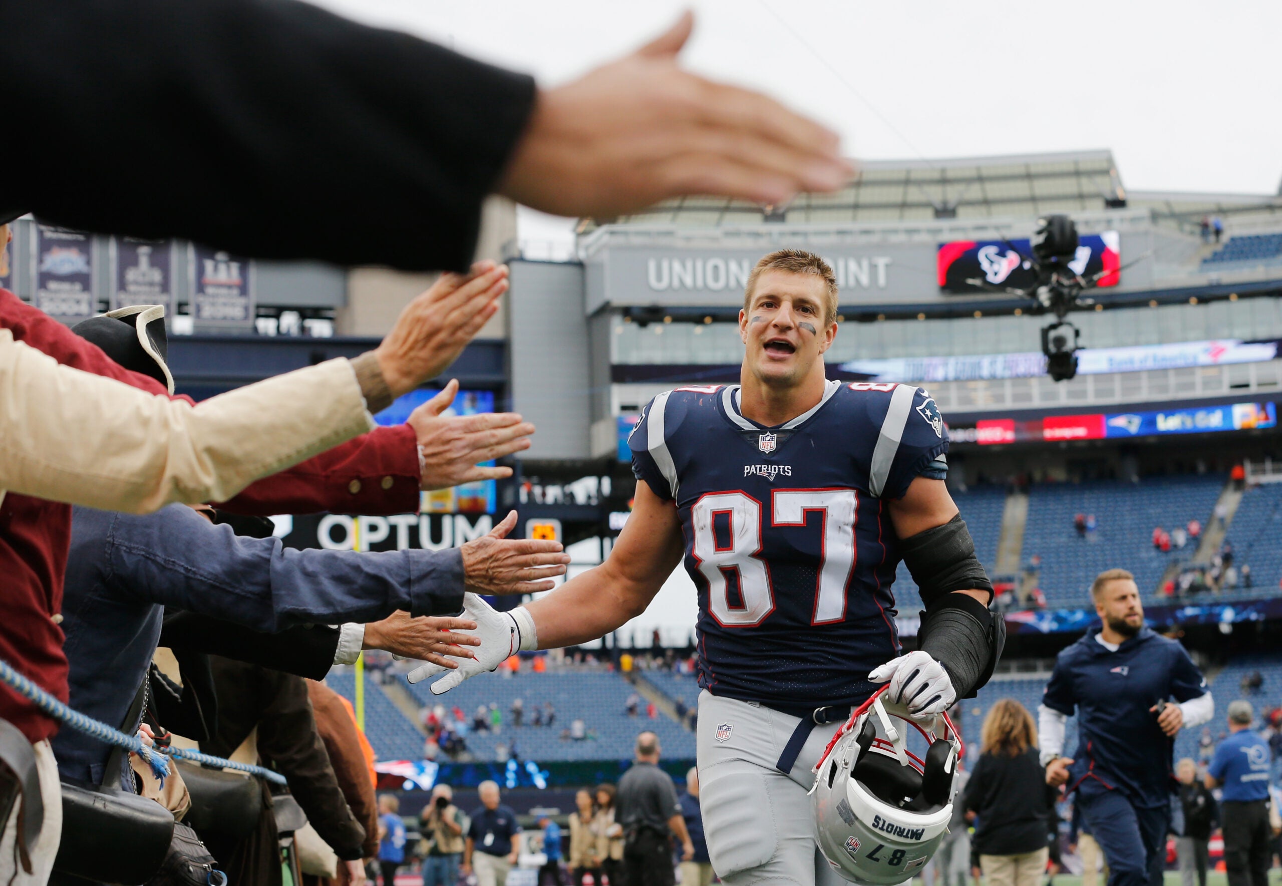 Report: Rob Gronkowski “keeps on being asked” about NFL return