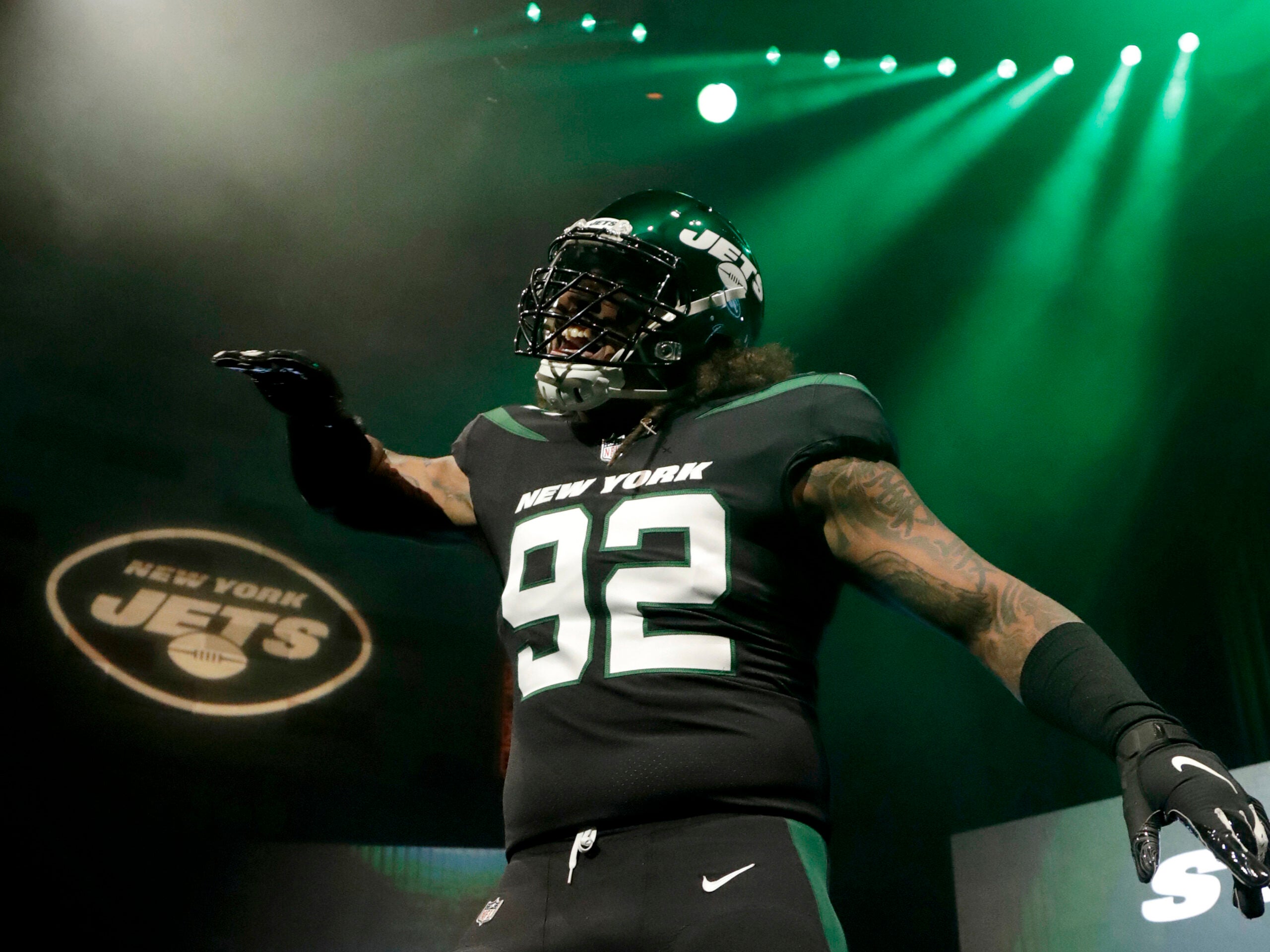 The Jets unveiled new uniforms to the expected internet roasting