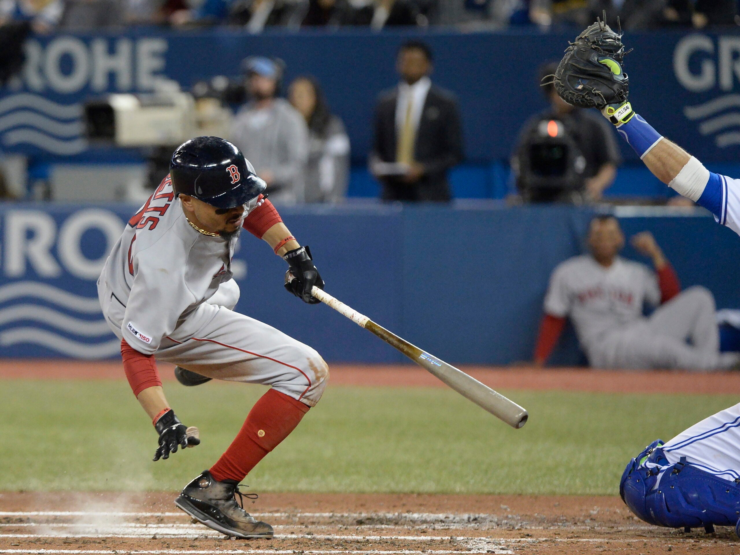 Red Sox beat Blue Jays 6-5