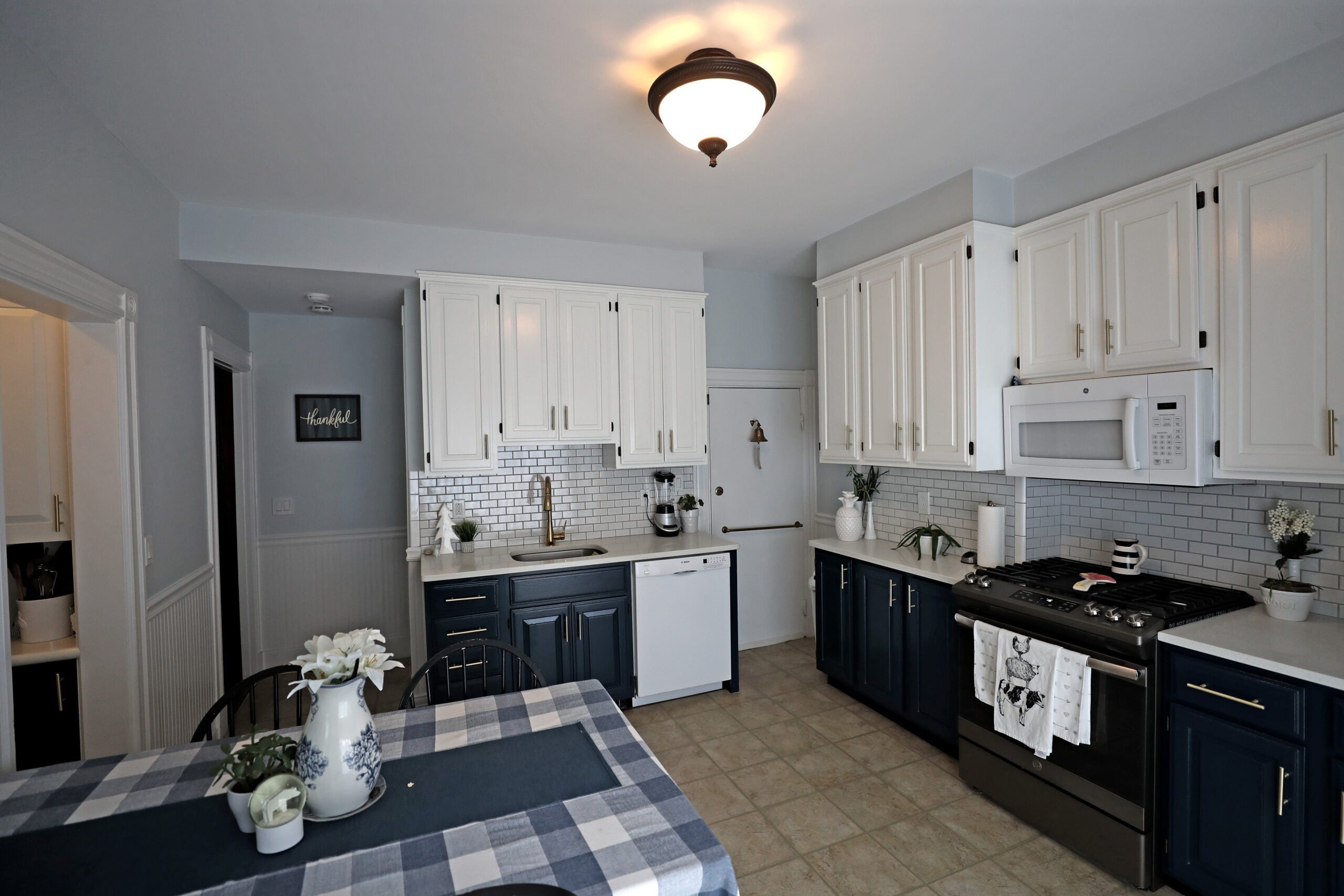 Home Of The Week Woodwork Defines The Charm Of Chelsea Victorian   22 Willard Street Chelsea Kitchen 63090671e3ca7 Scaled 