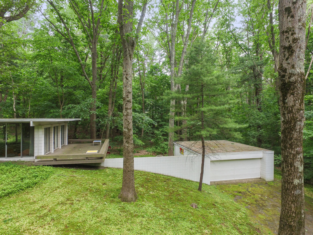 For 499,900, wellpreserved midcentury modern home in Topsfield