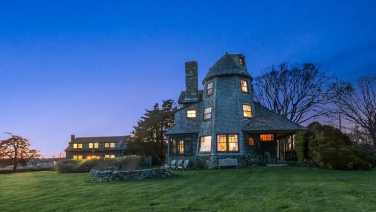 581-West-Main-St-Little-Compton