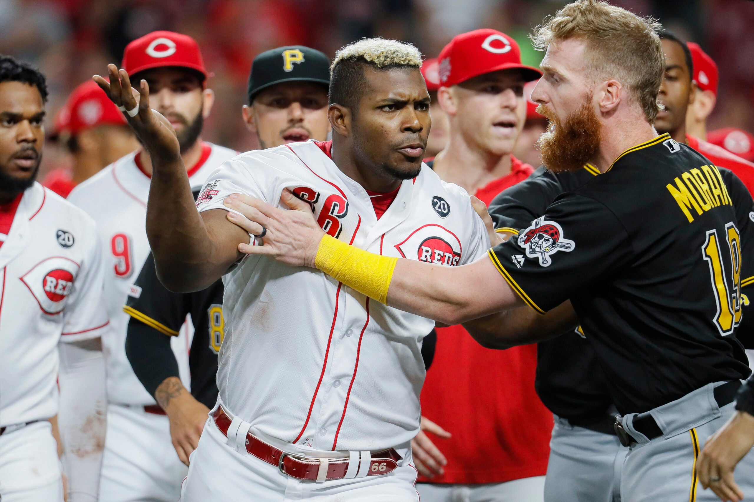 MLB issues suspensions, fines in wake of Pirates-Reds brawl - The Boston  Globe