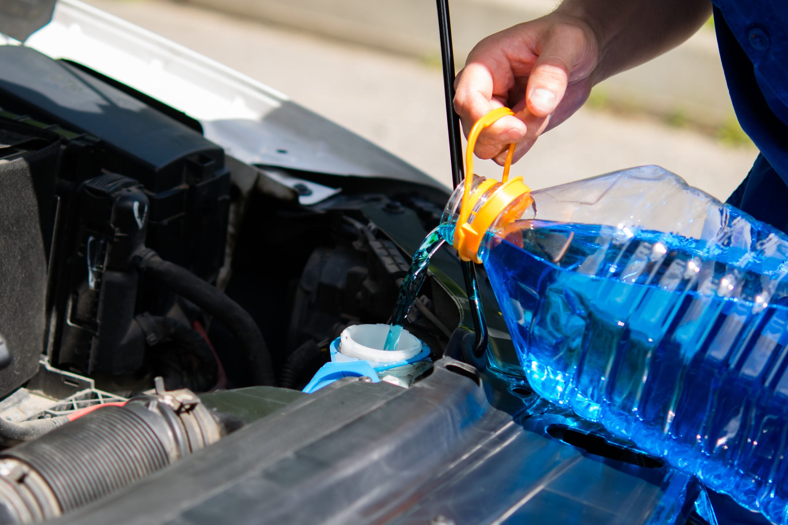 Adding stuff to windshield washer fluid: Good idea or not?