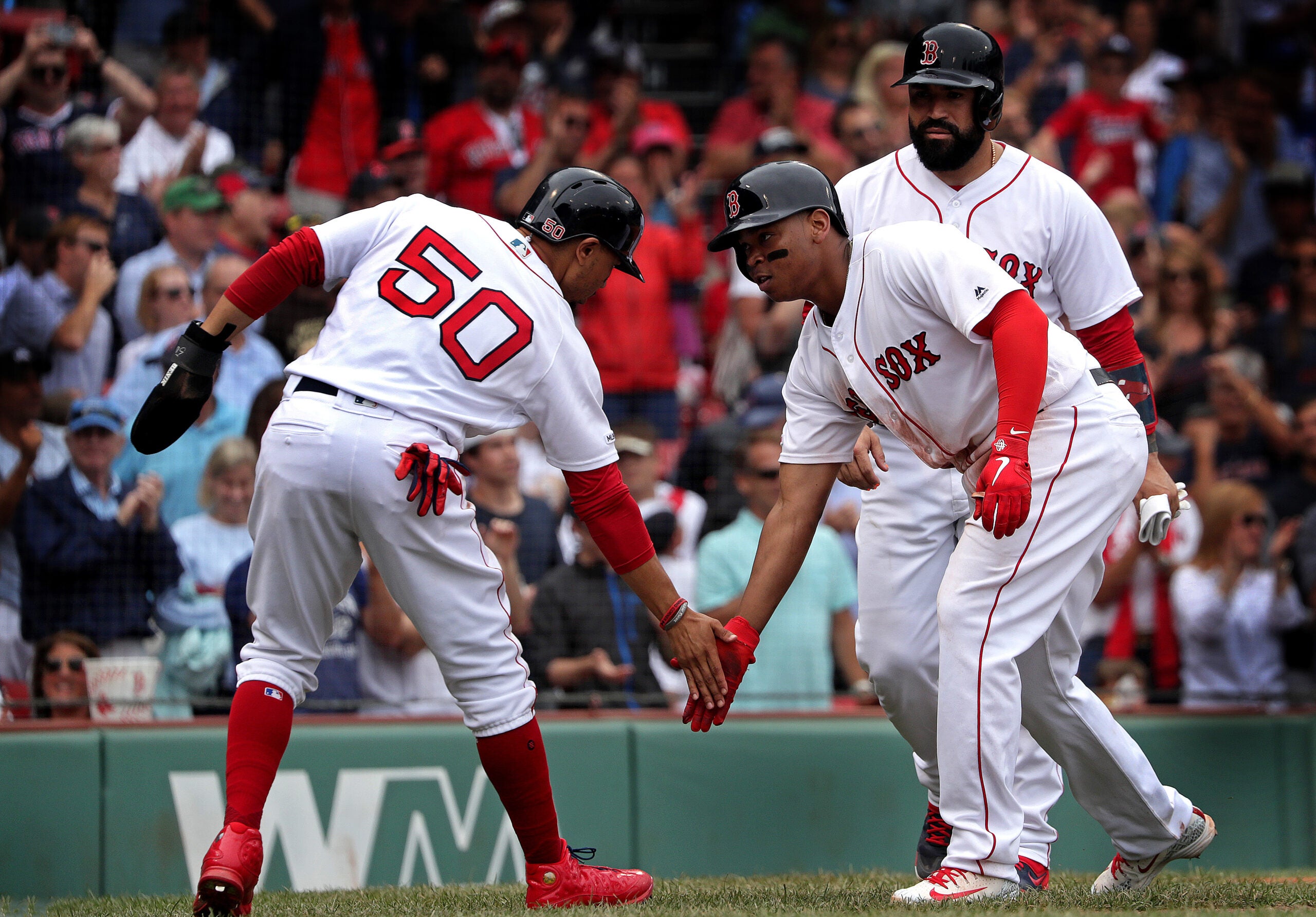 Jon Lester helps Red Sox complete sweep of Royals