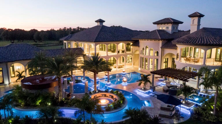 Backyard-Ryan-Hughes-Alice-Wonderland