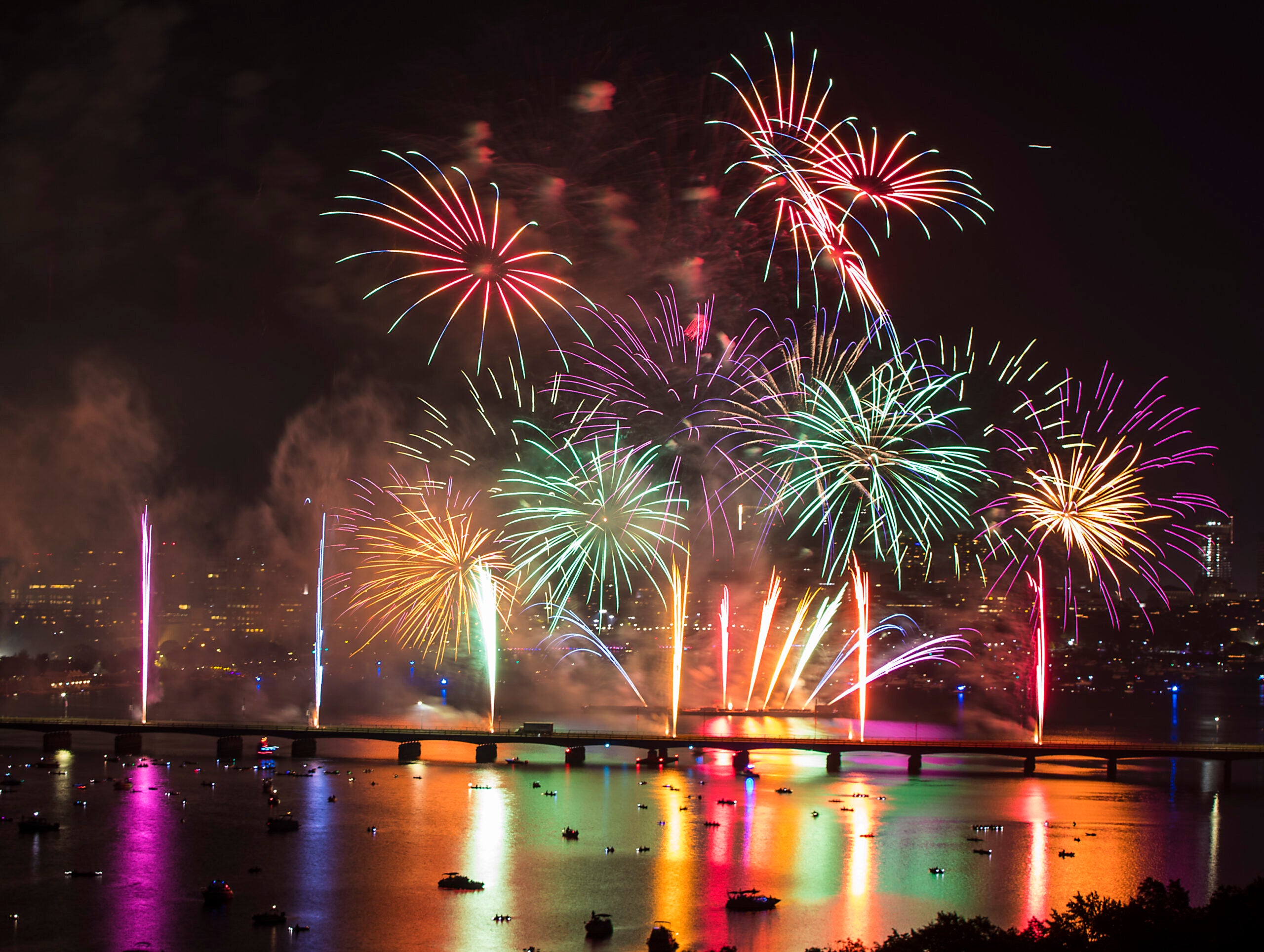 10 Mesmerizing Photos From Boston S 2019 Fourth Of July Fireworks Show