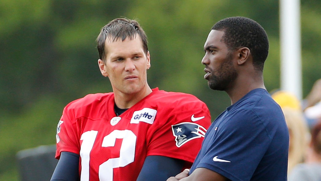 Randy Moss addresses Raider Nation during Hall of Fame speech