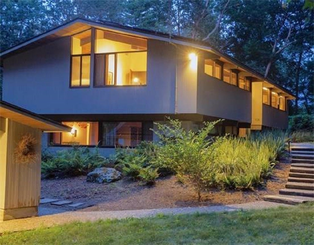 For 1.1M, 2,903squarefoot midcentury modern beauty in Lincoln