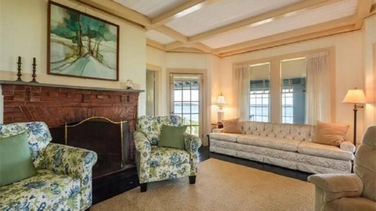 96-Rocky-Point-Road-Bourne-Living-Room