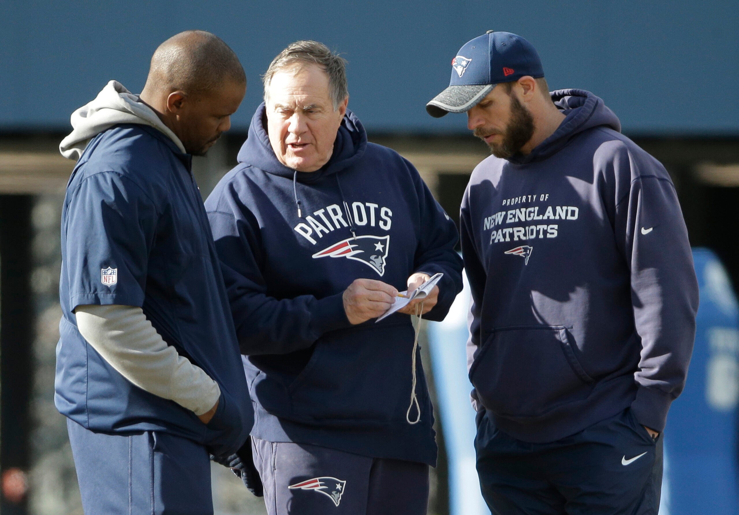 Bill Belichick tattered sweatshirt: What they're saying about