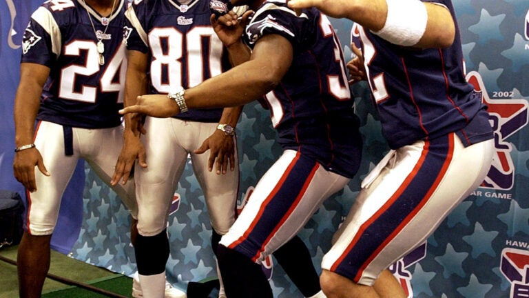 Photo: Super Bowl XXXVI Media Day - 