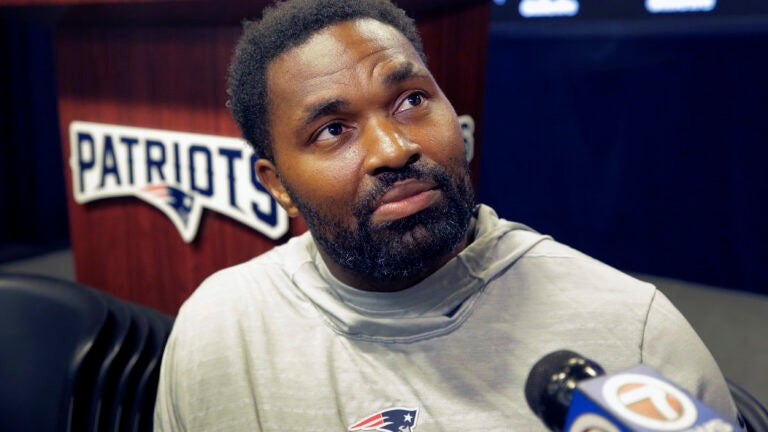 Broncos complete interview with Patriots ILBs coach Jerod Mayo