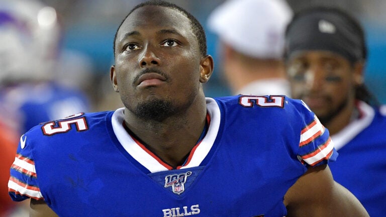 Buffalo Bills among teams reportedly interested in free agent