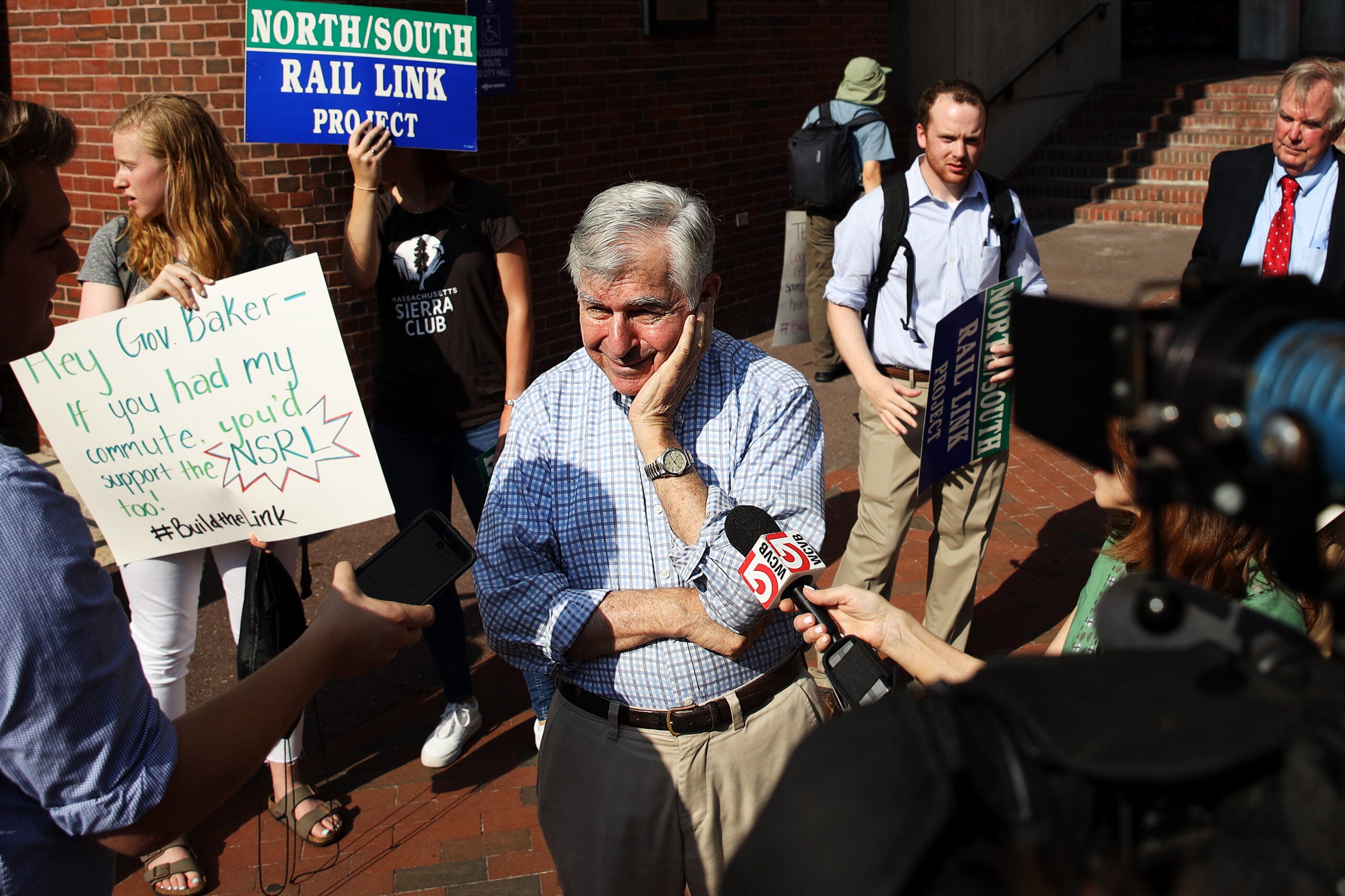 Michael Dukakis Is Backing Elizabeth Warren For President But He Wants Her To Reconsider One Thing Michael Dukakis Is Backing Elizabeth Warren For President But He Wants Her To Reconsider One Thing