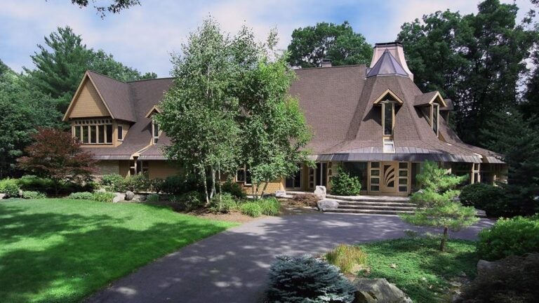 44 Sears Rd Southborough exterior