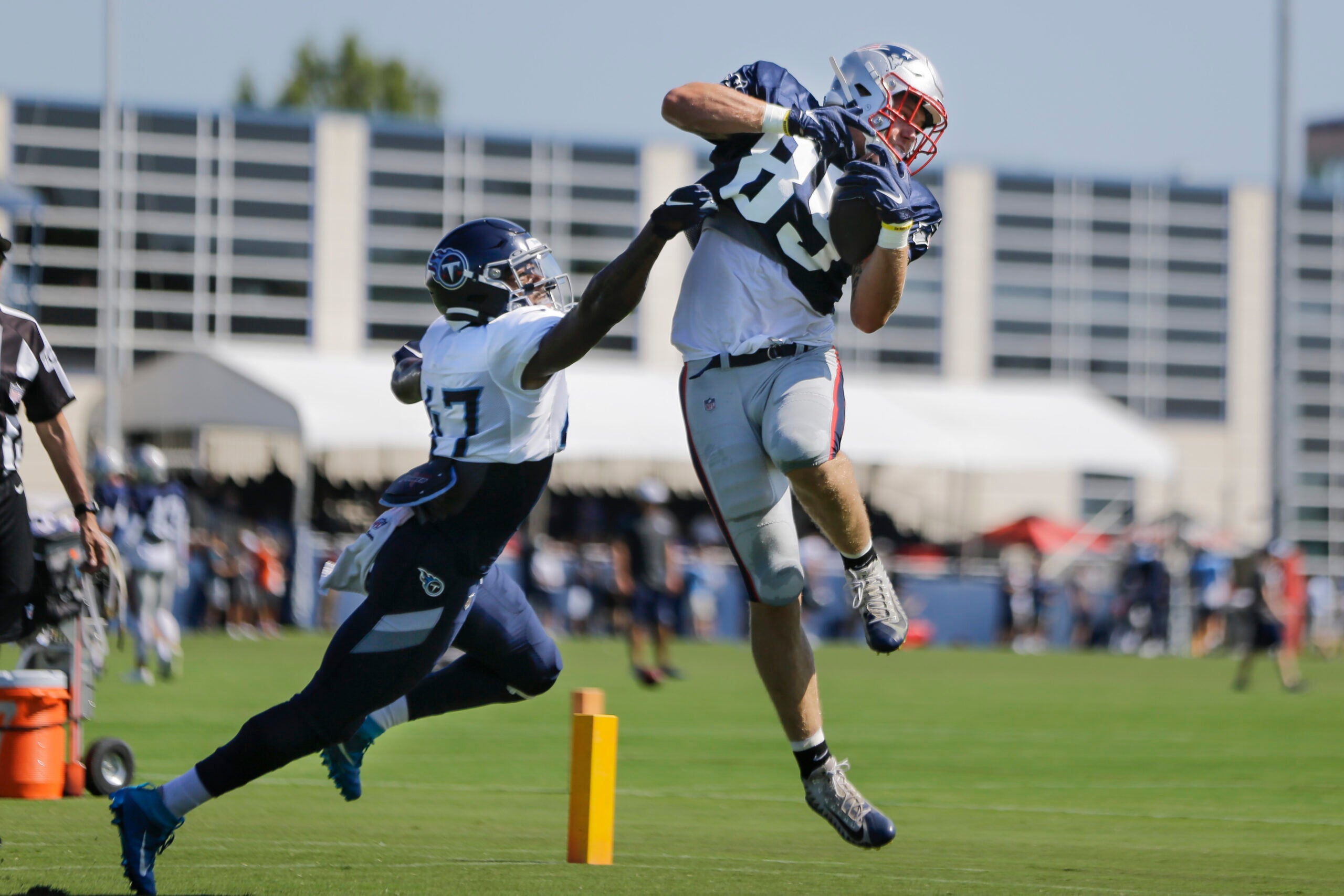 Former Michigan tight end turned offensive lineman traded to Patriots 