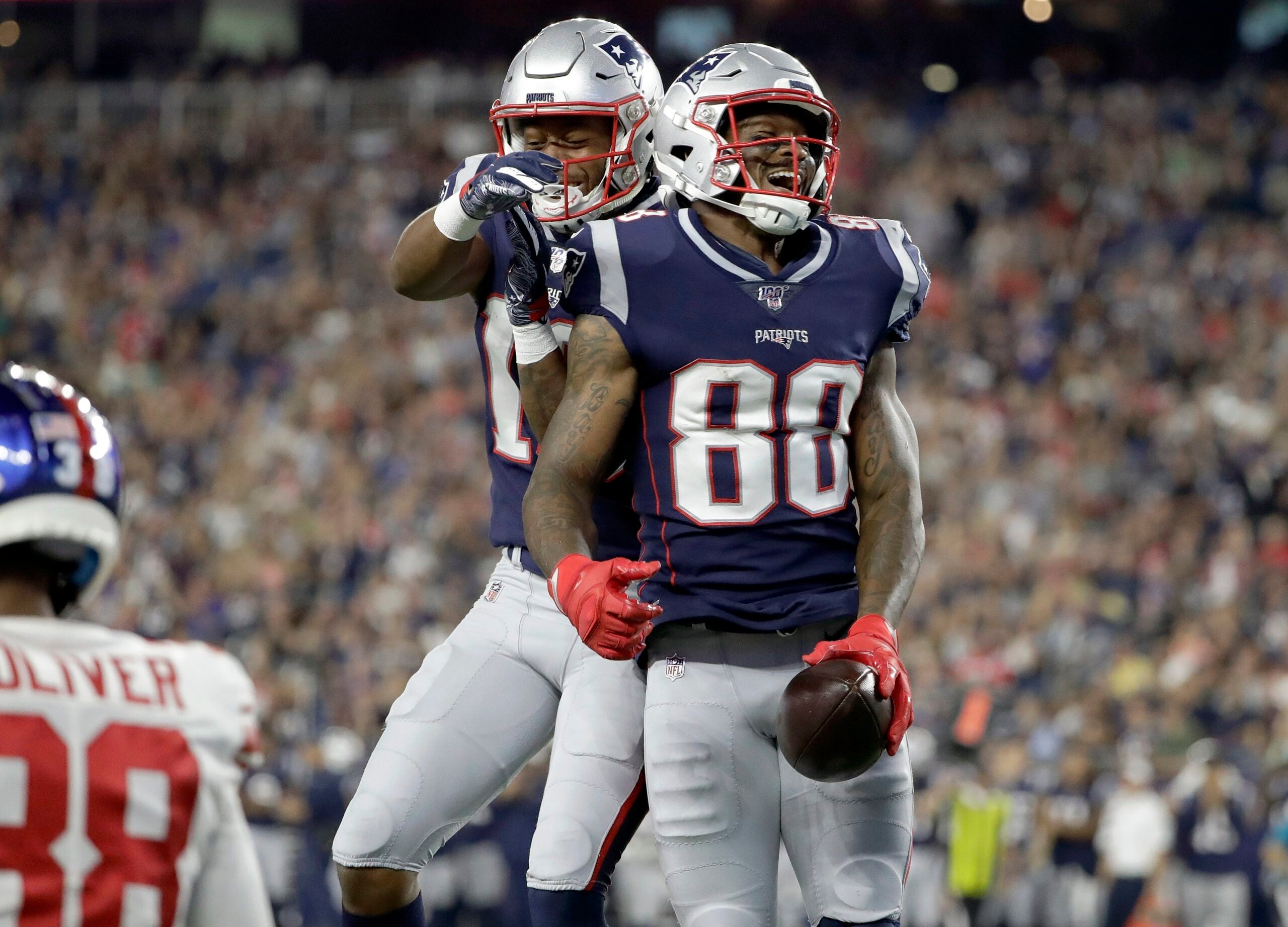 Patriots trade Demaryius Thomas to Jets, per report