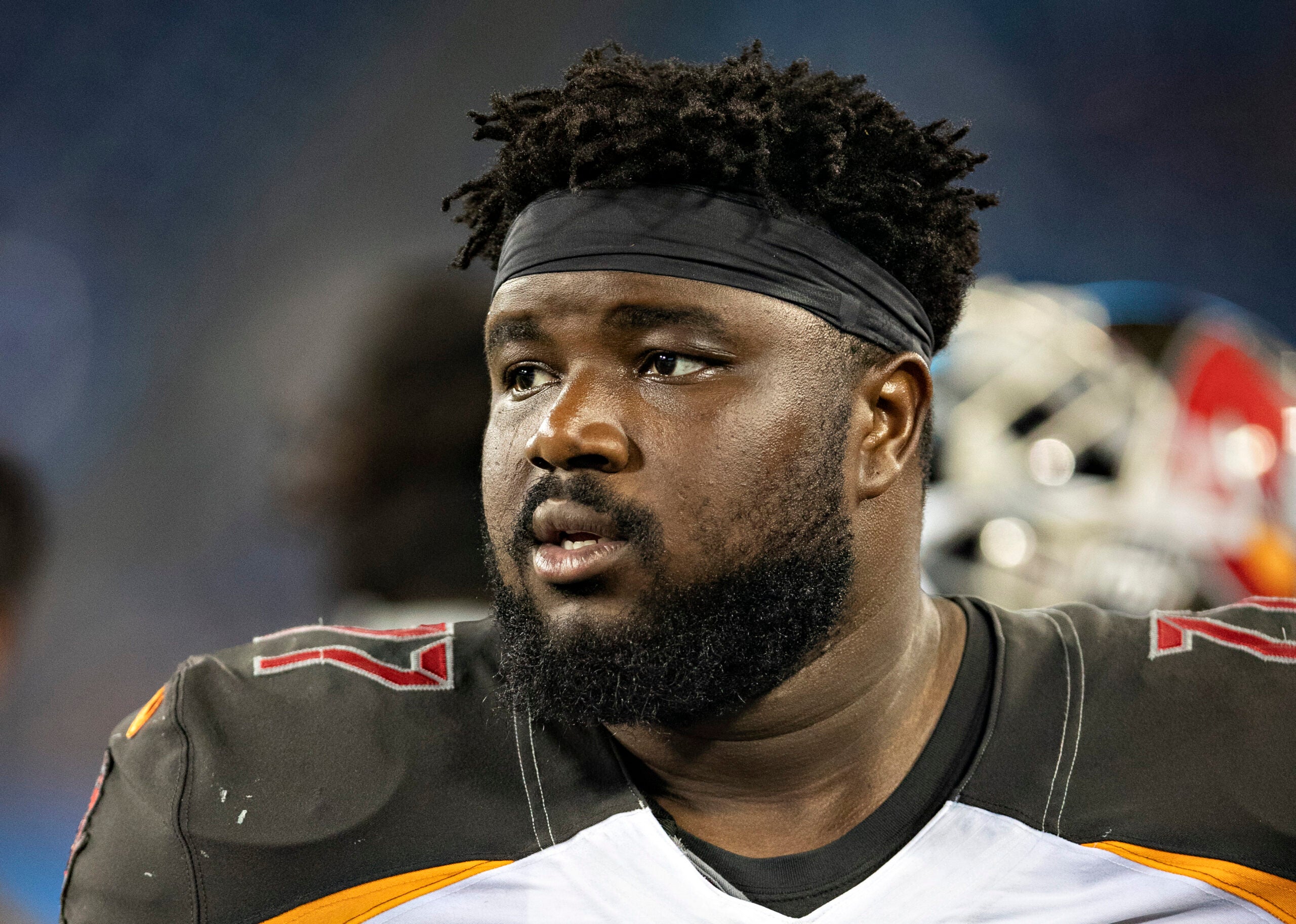 Patriots sign Caleb Benenoch to reinforce offensive line