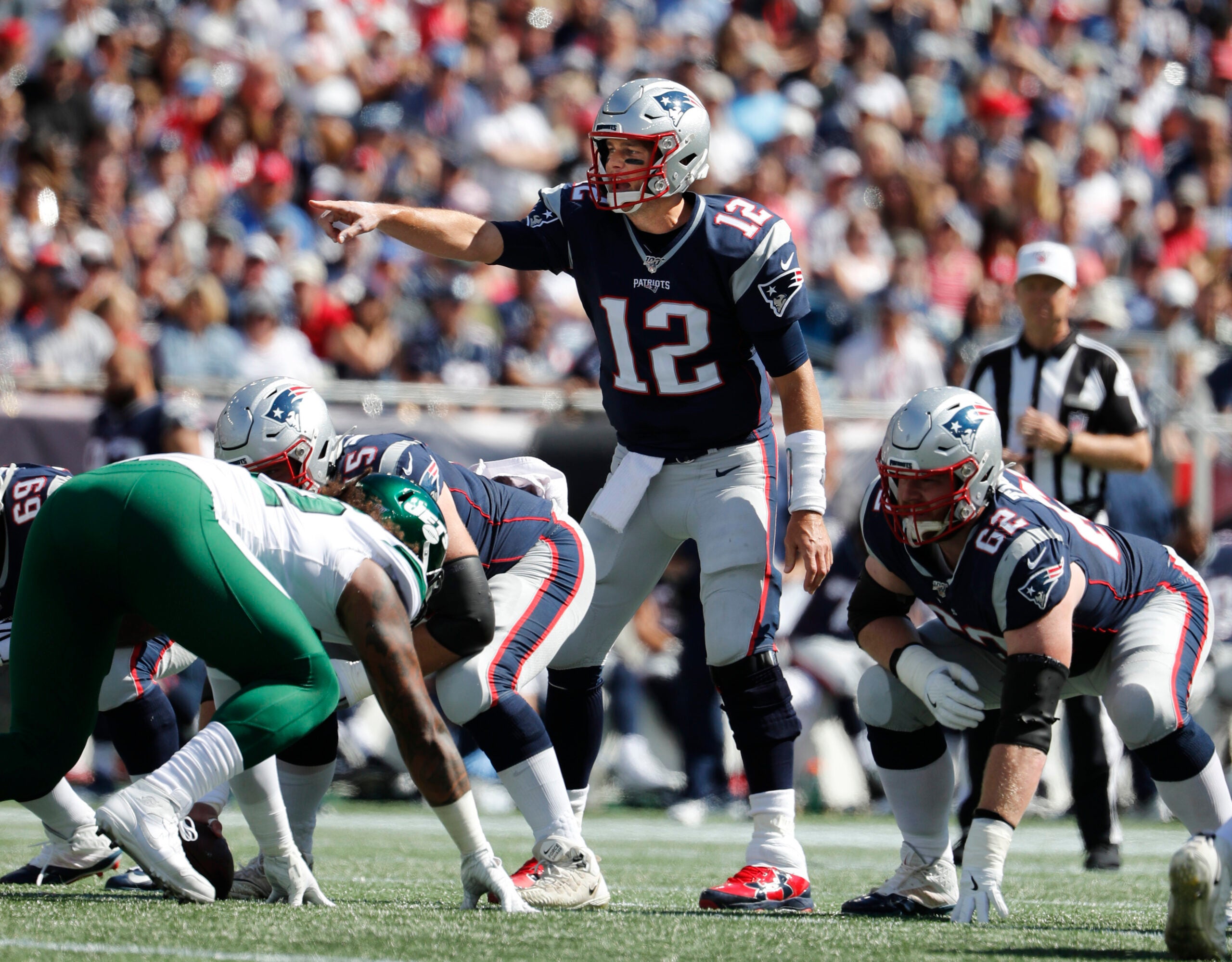 Powerful run game helps Tom Brady in Patriots win over Broncos