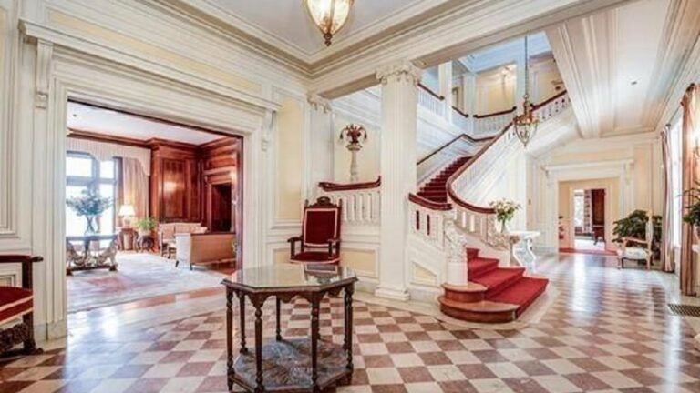 679-George-Hill-Road-Foyer