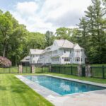 15 winding river circle exterior