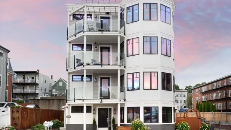 870 E 6th st exterior