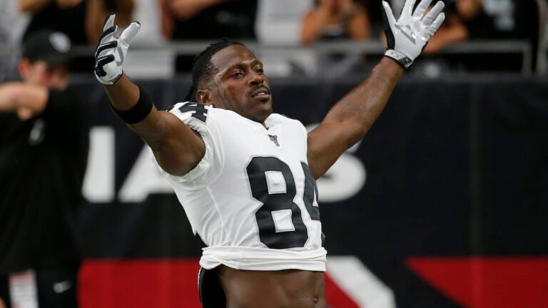 Antonio Brown signs with New England Patriots hours after Raiders