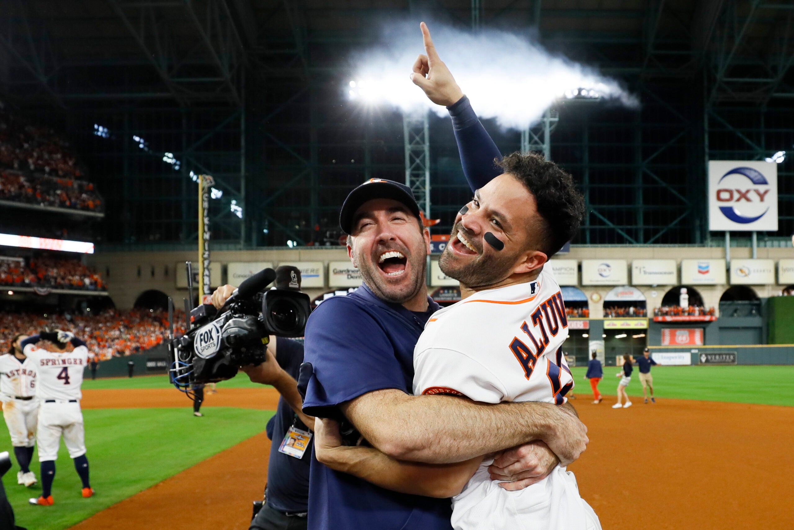 Correa HR in 11th as Astros top Yankees 3-2; ALCS tied at 1