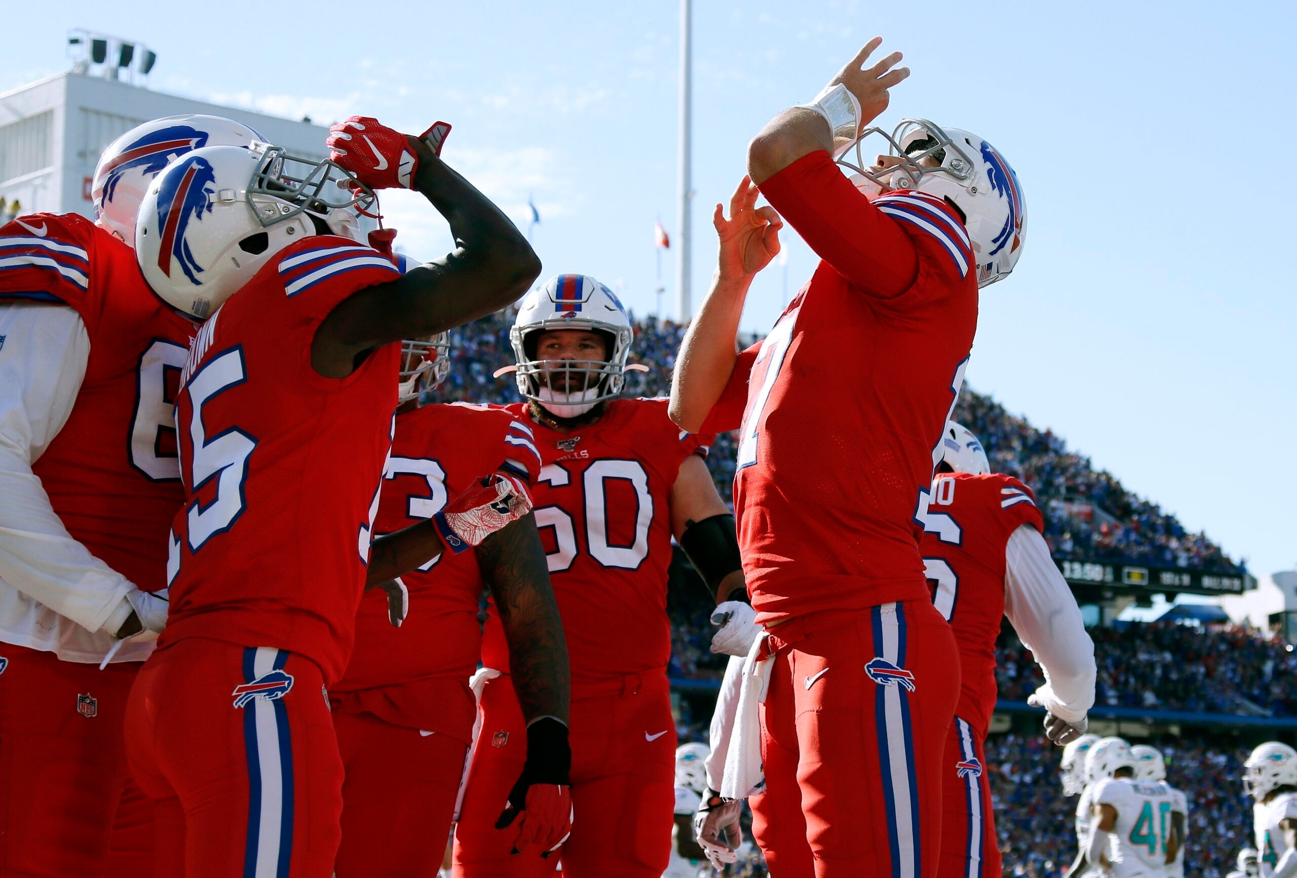 Micah Hyde returns onside kick for TD to seal Bills win over Dolphins