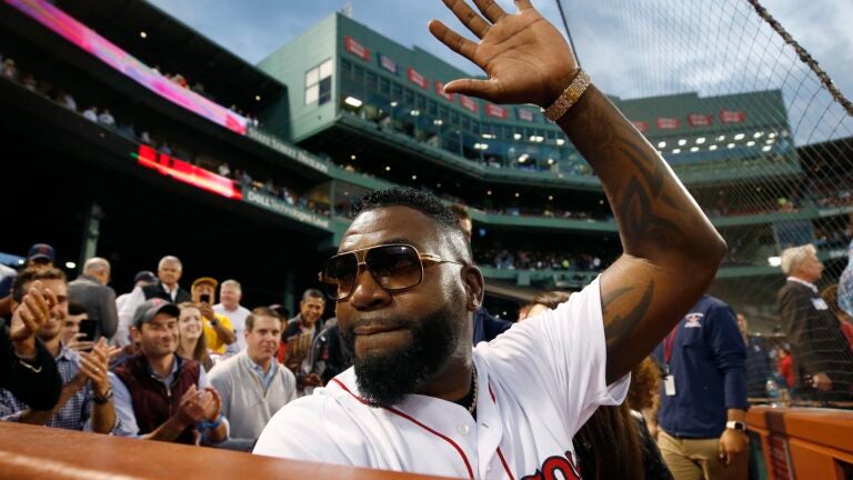 Papi's Back: David Ortiz throws out 1st pitch at Fenway