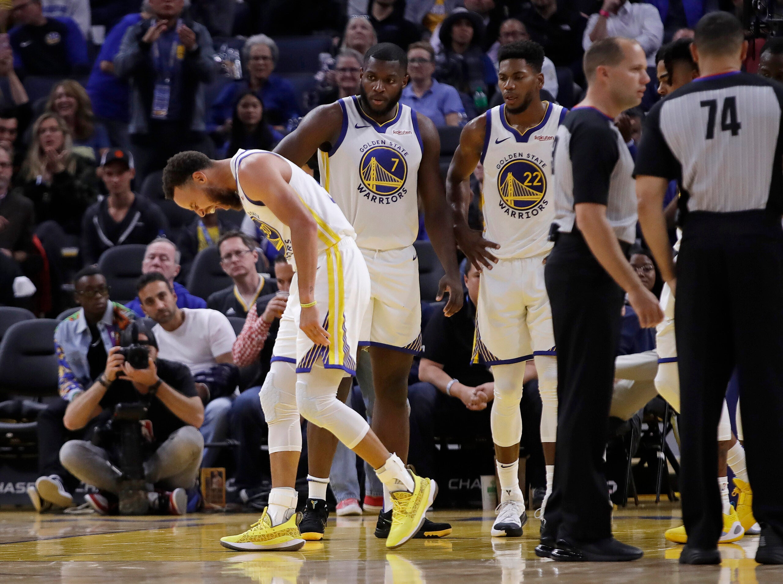 Steph Curry Breaks Left Hand In Another Embarrassing Warriors Loss