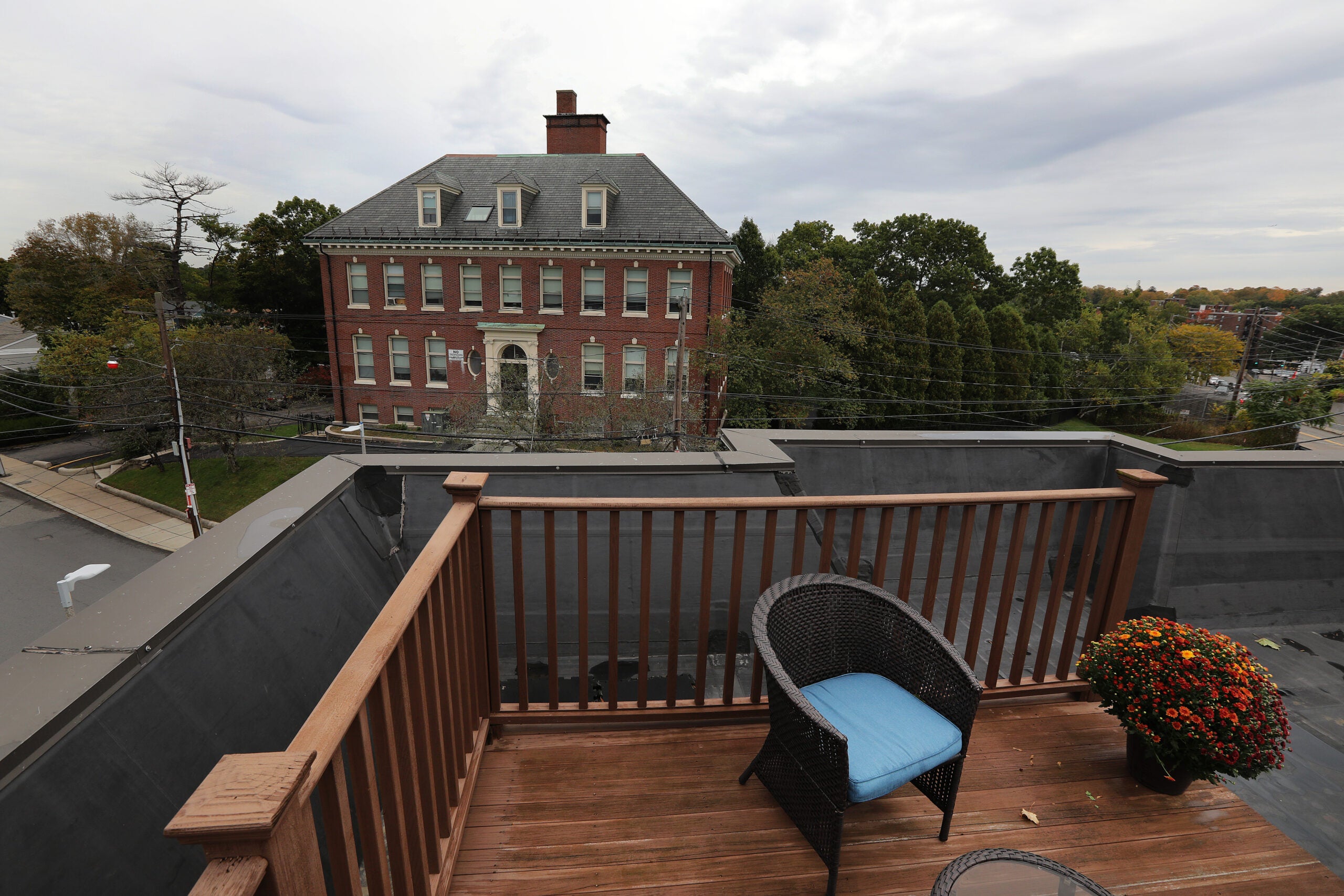 Home of the Week For less than 500,000, a condo with a roof deck in