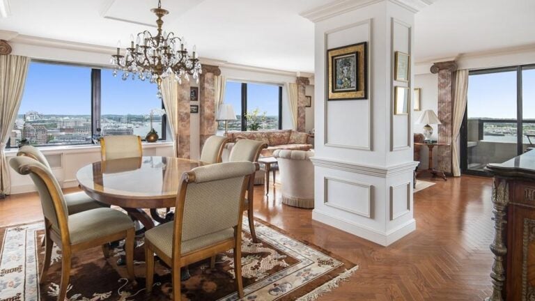 85 east india row dining room