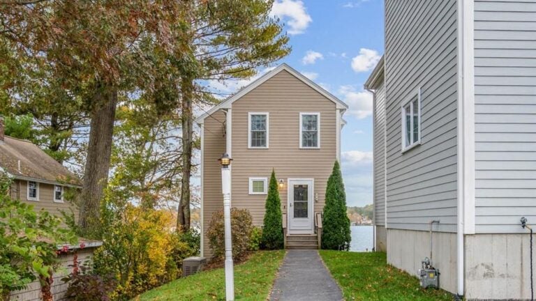 26 taylor point road pembroke exterior