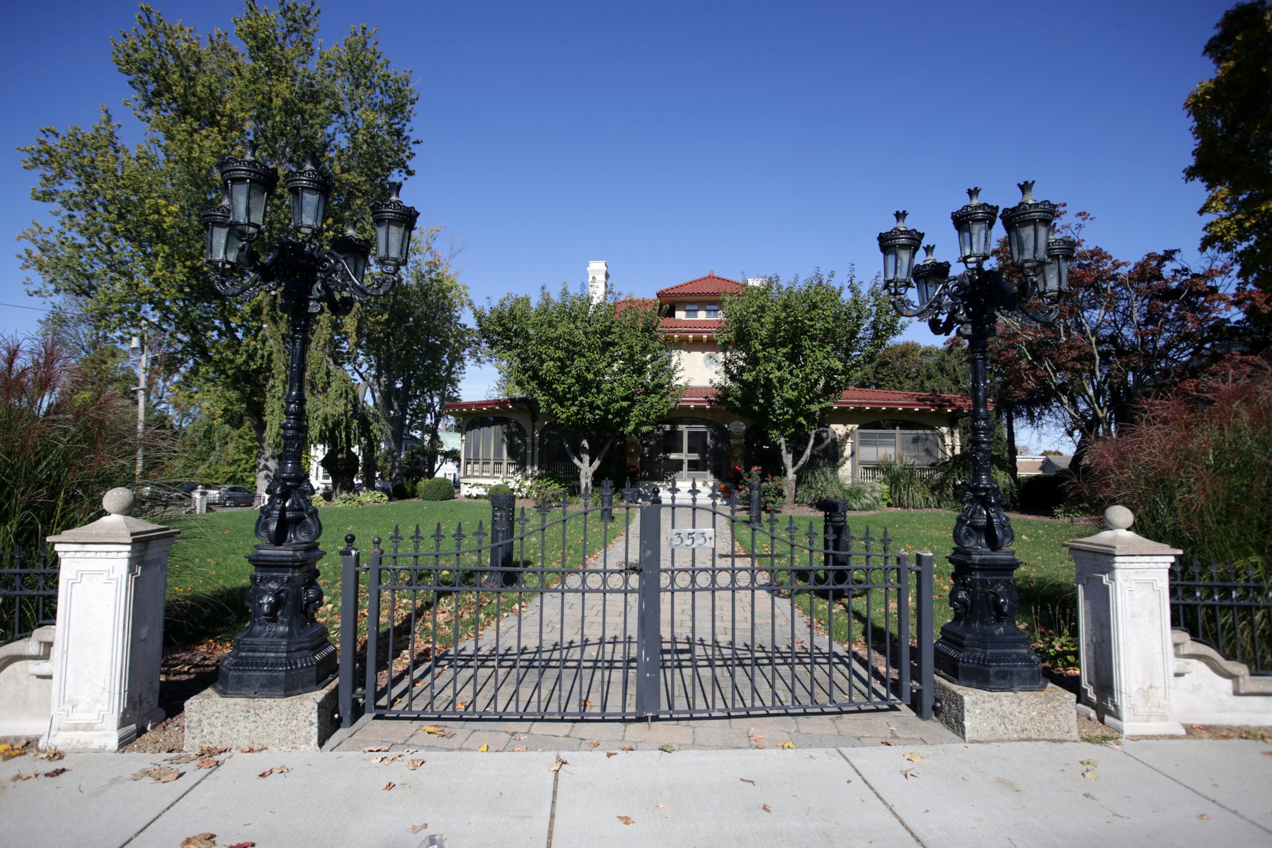 353-South-Main-St-Haverhill-Entrance