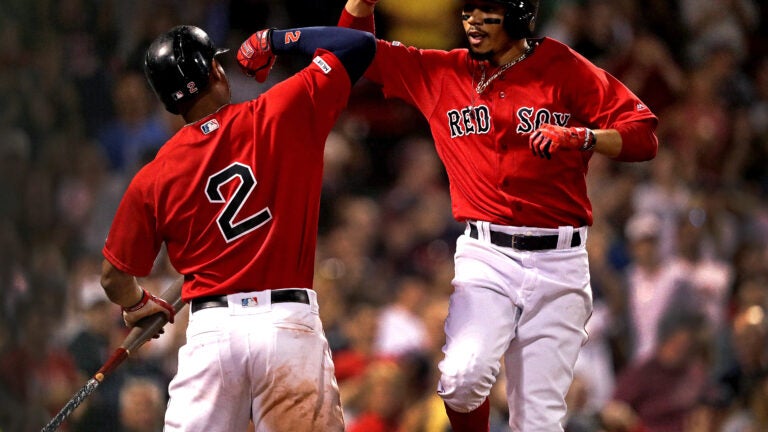 Red Sox right fielder Mookie Betts wins Gold Glove - The Boston Globe