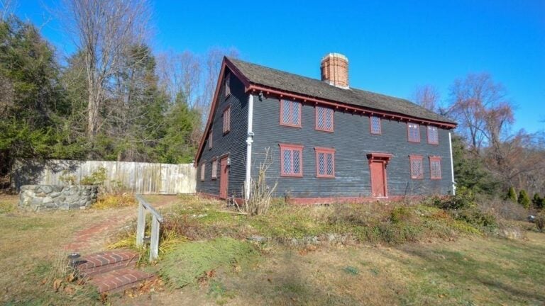 86 howlett st topsfield exterior