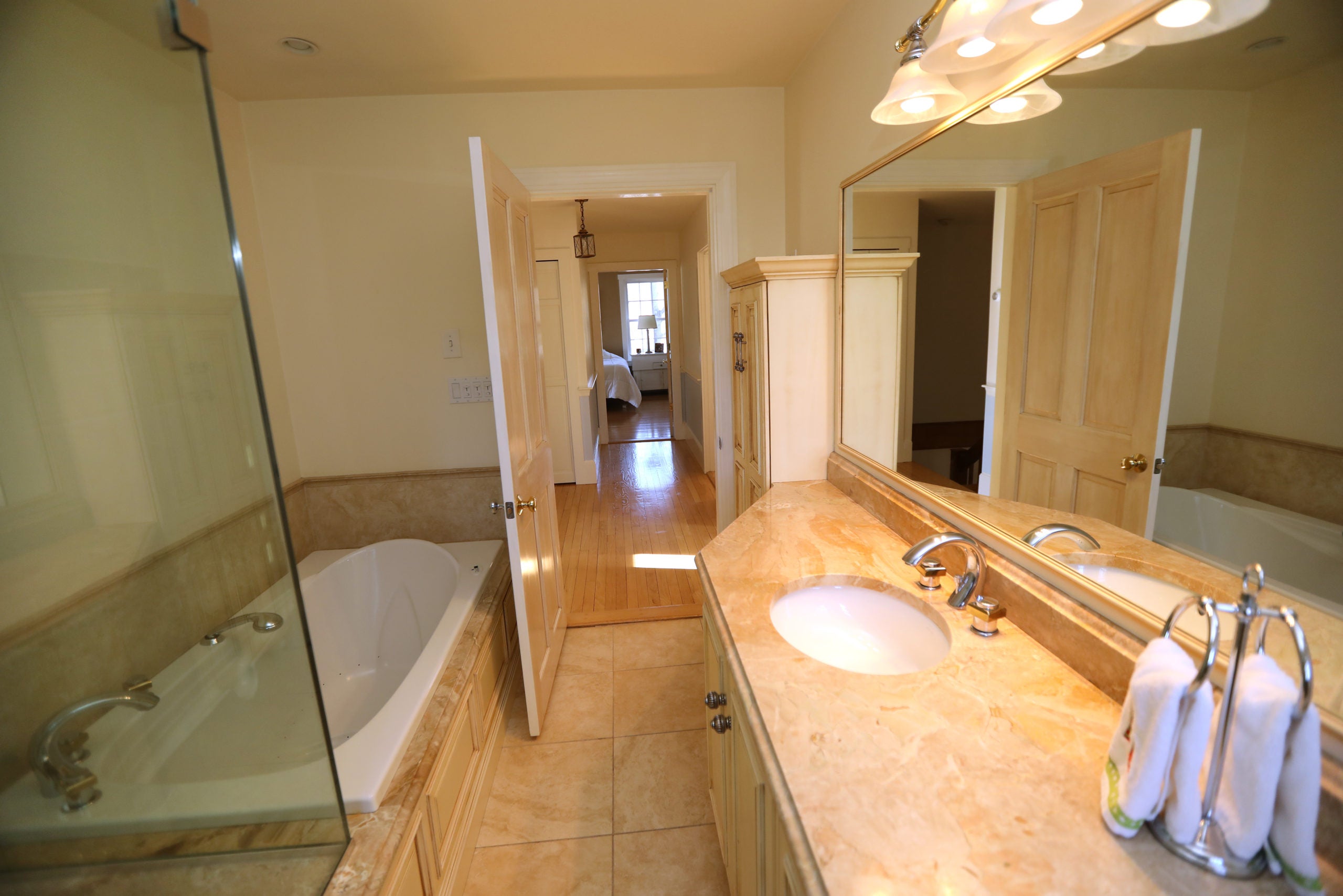 27-Camp-Street-Abington-Full-Bath