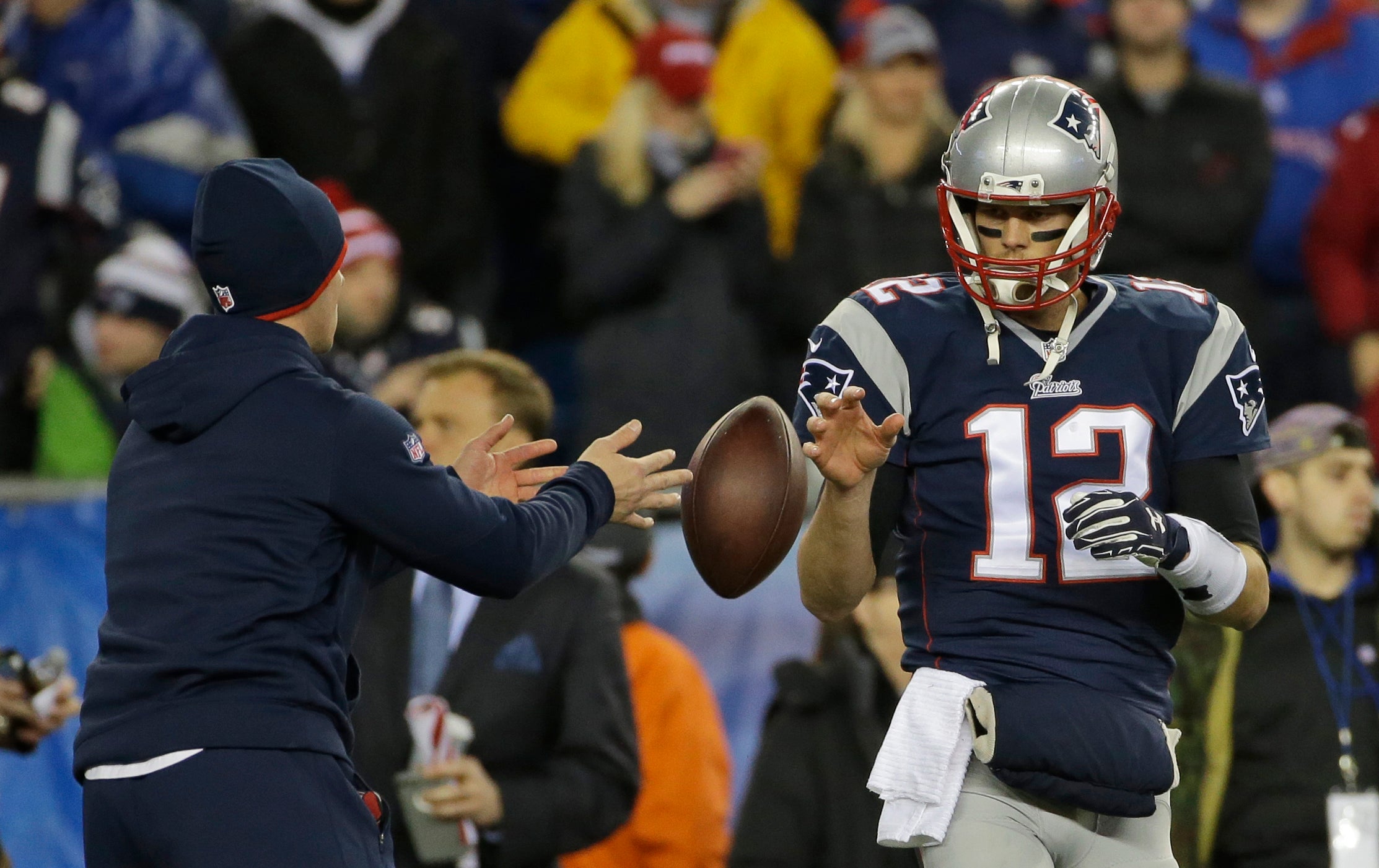 What experts are predicting for Saturday's Patriots-Bengals game