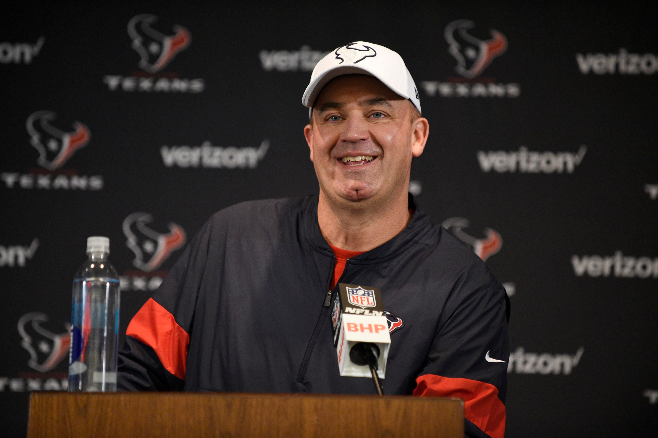 Josh McDaniels shows up for news conference, officially named Raiders coach