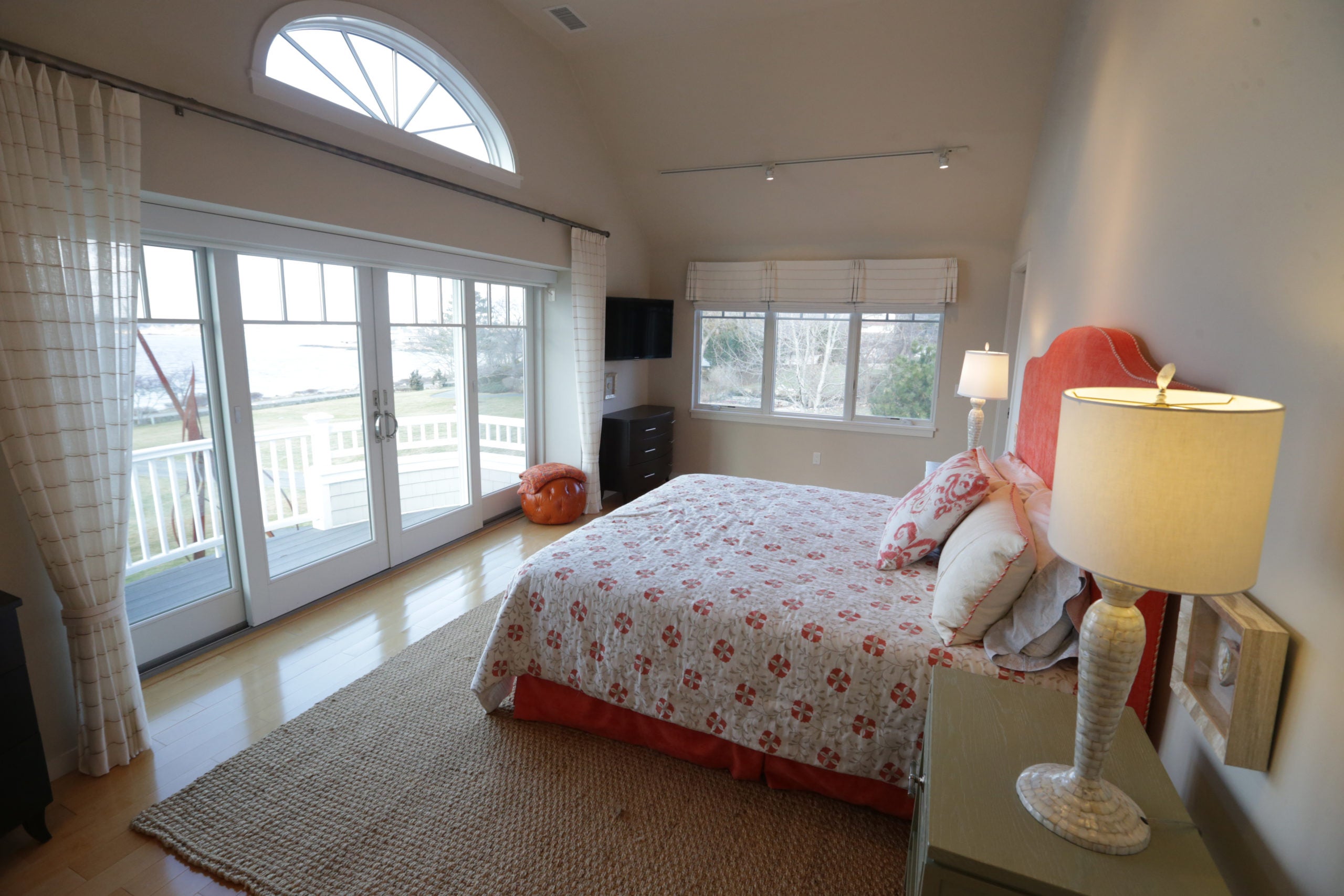 Home of Week For 4.3M, oceanside modern Gloucester mansion