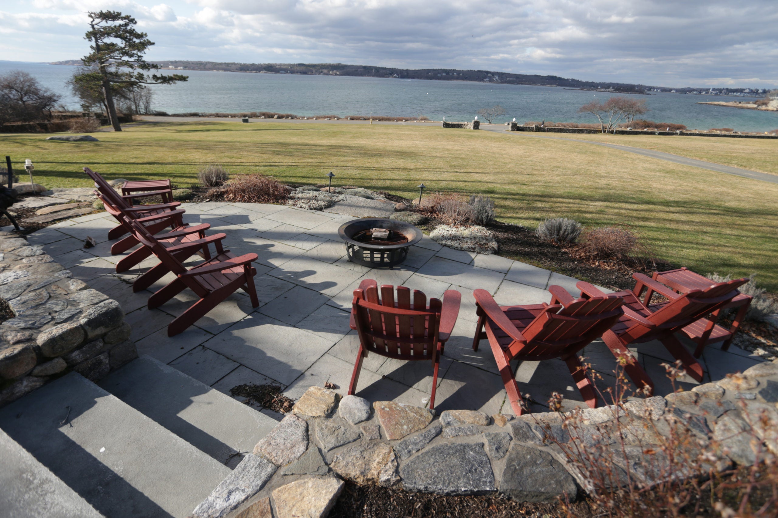 Home of Week For 4.3M, oceanside modern Gloucester mansion