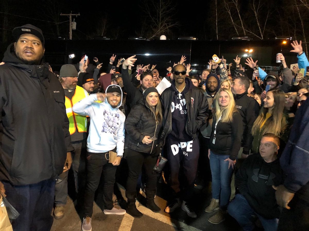 Tom Brady, Snoop Dogg, In Bruins Sweater, Hang Out Before Concert (Photo) 