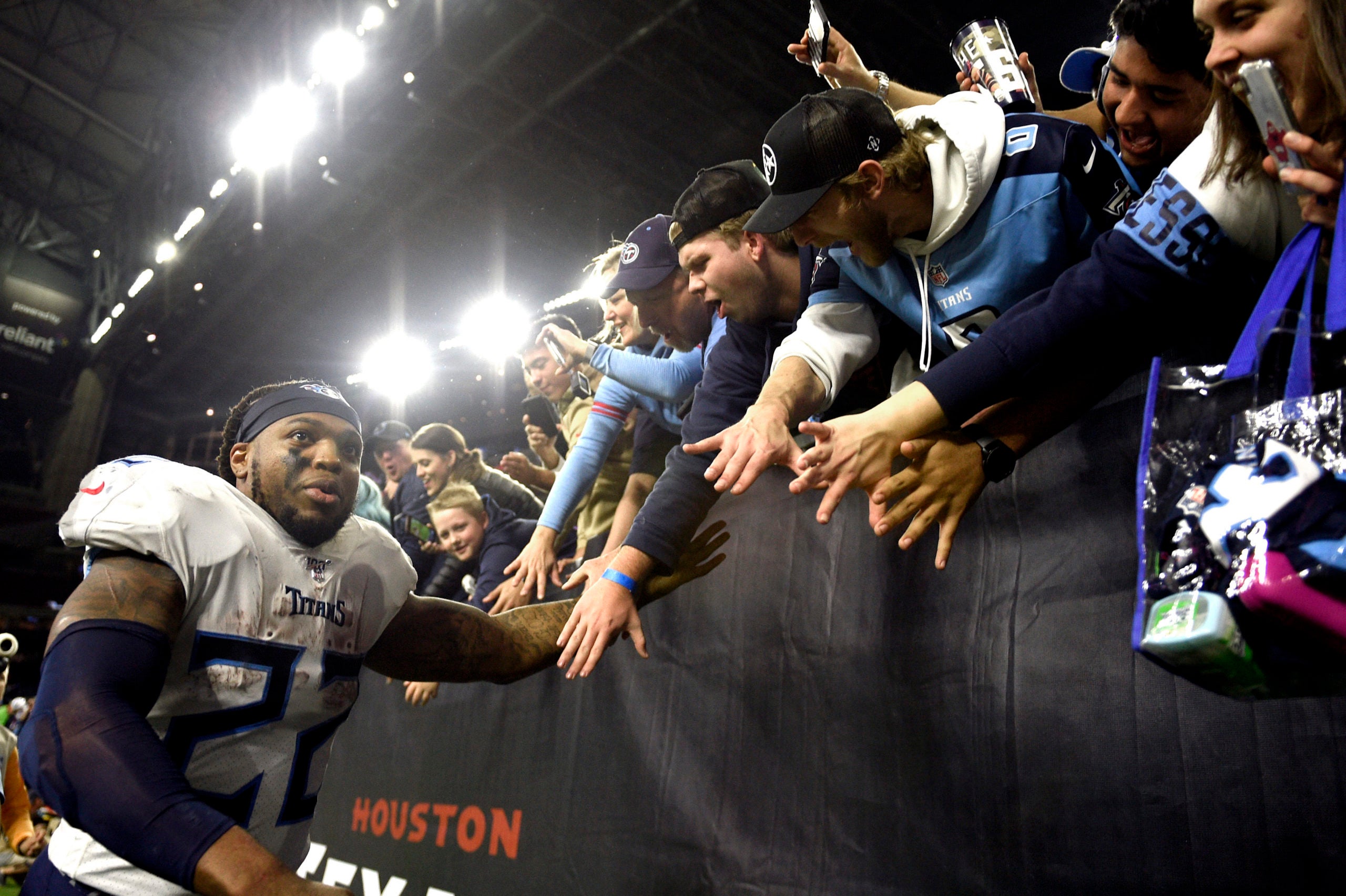 Titans tailback Derrick Henry rushed fr 182 yards against Patriots