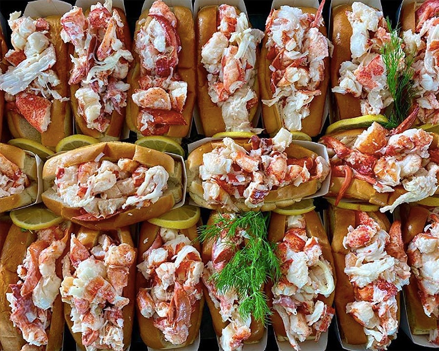 Oprah ate her first lobster roll — ever — in Maine. Here's ...
