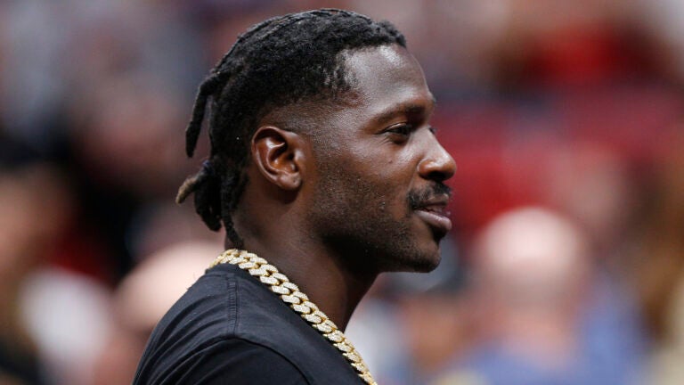 Patriots agree to terms with Antonio Brown, according to reports