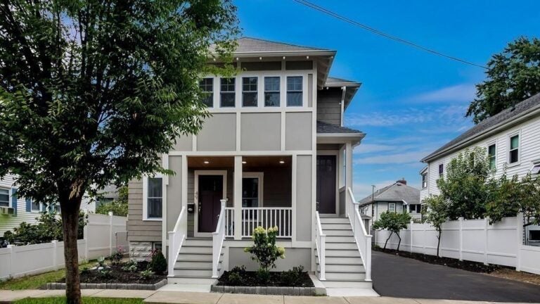 49 Keenan St Unit 49 exterior