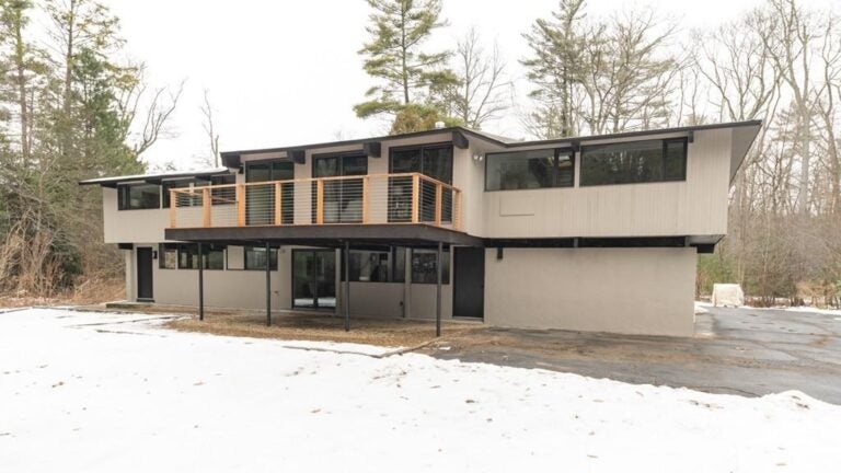 11 hidden ledge rd exterior